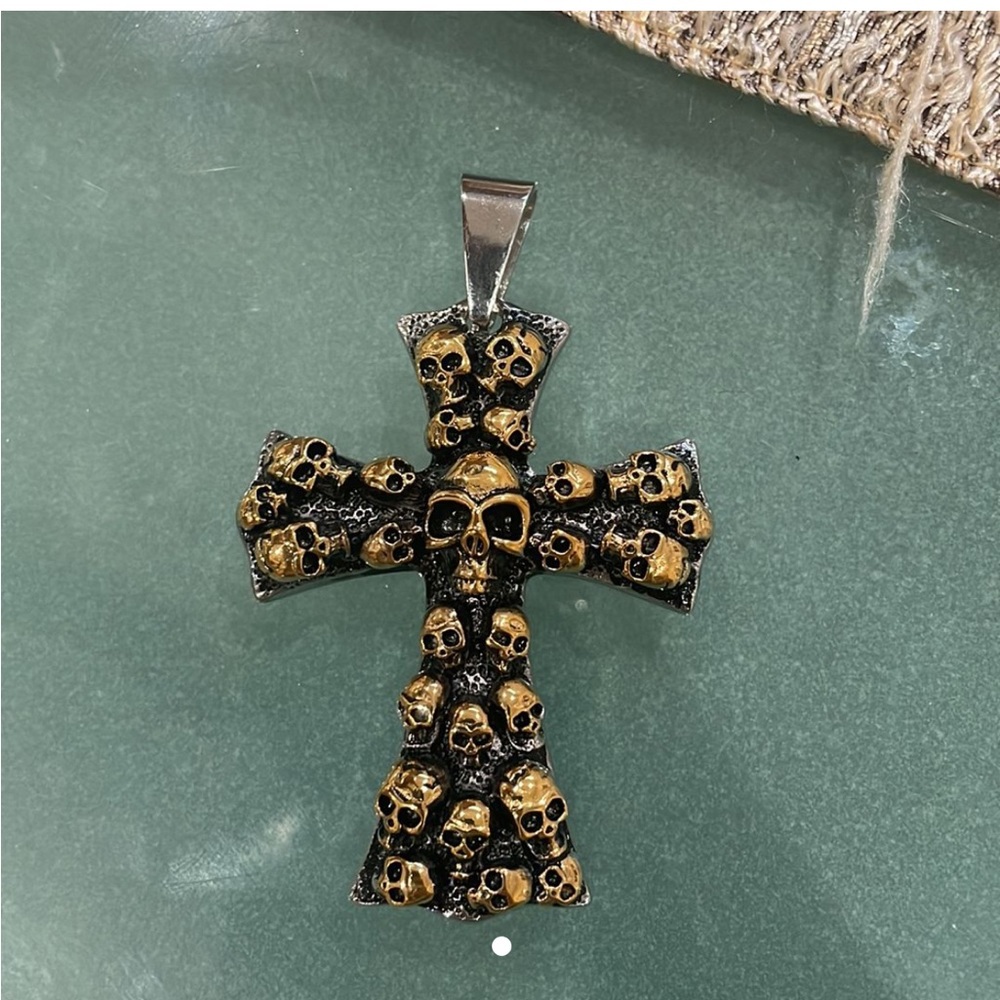 Skull cross